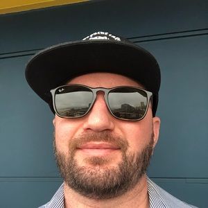 Meet your Posher, Robert